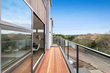 12  Pleasant Way, Gulf Harbour