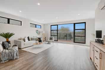 12  Pleasant Way, Gulf Harbour