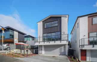 12  Pleasant Way, Gulf Harbour