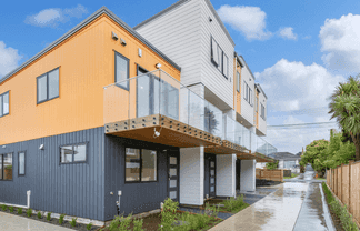 2,4/30 Woodford Ave, Henderson