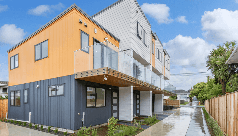 2,4/30 Woodford Ave, Henderson