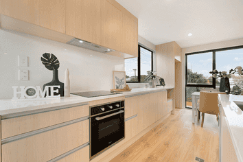 2,4/30 Woodford Ave, Henderson