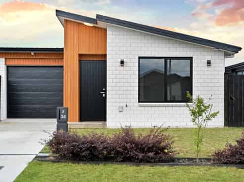 2/35 Tokerau Drive, Rototuna North