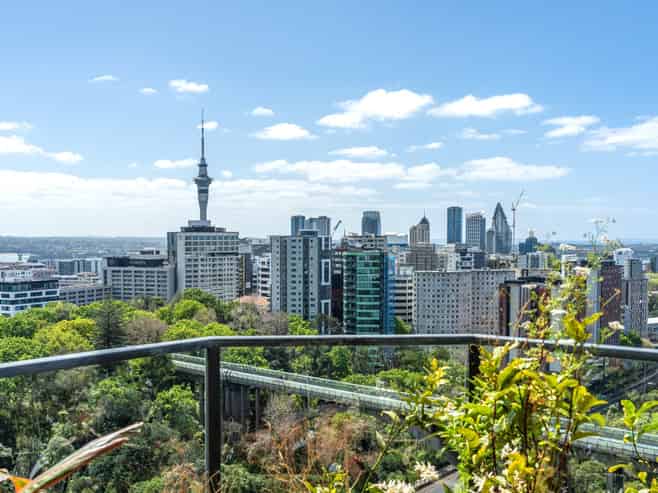 1005/135 Phoenix Gardens, Grafton Road, Grafton