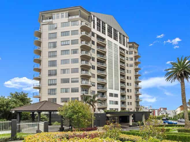1005/135 Phoenix Gardens, Grafton Road, Grafton