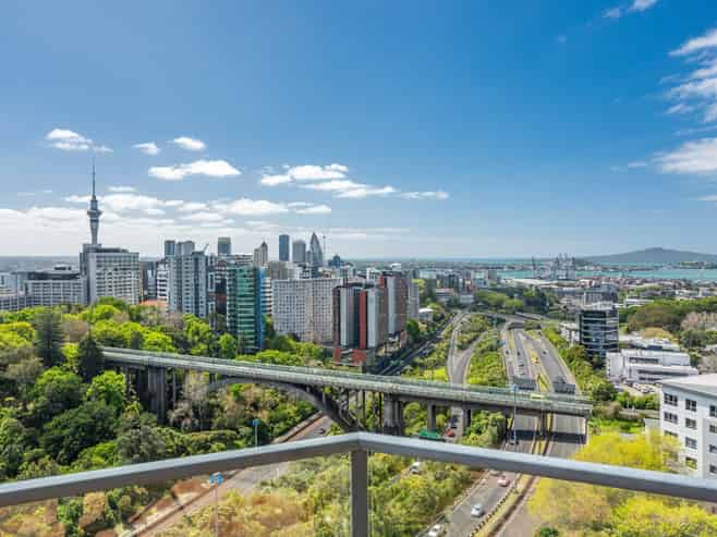 1005/135 Phoenix Gardens, Grafton Road, Grafton