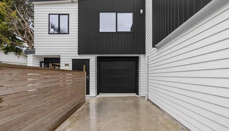 15A Rowe Parade, Wainuiomata