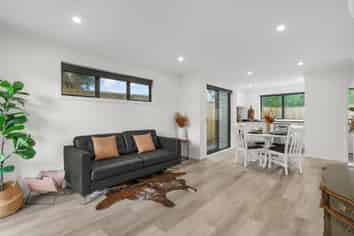 15A Rowe Parade, Wainuiomata