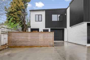15A Rowe Parade, Wainuiomata
