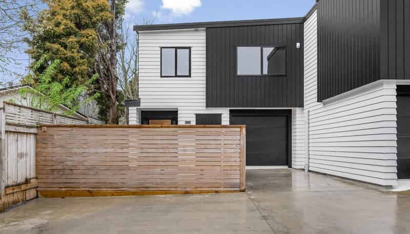 15A Rowe Parade, Wainuiomata