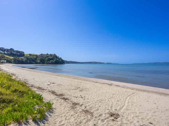 1 Little Compton Mews, Snells Beach