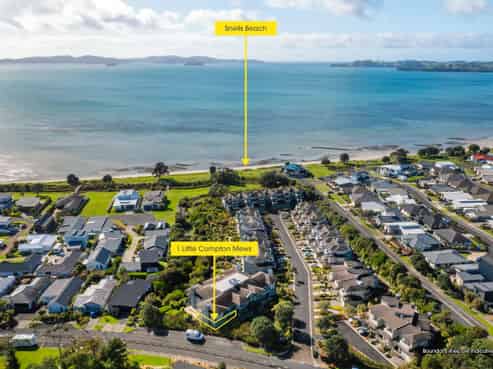 1 Little Compton Mews, Snells Beach