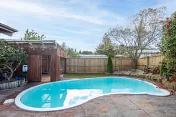 6 Emma Place, Pukete