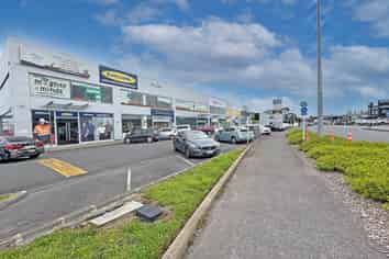 325M² TOP FLOOR SPACE FOR LEASE
