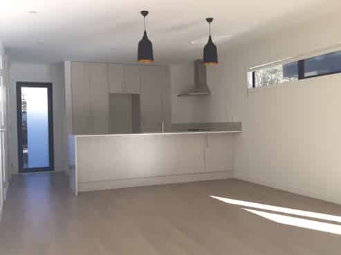 20C Waddell Avenue , Point England