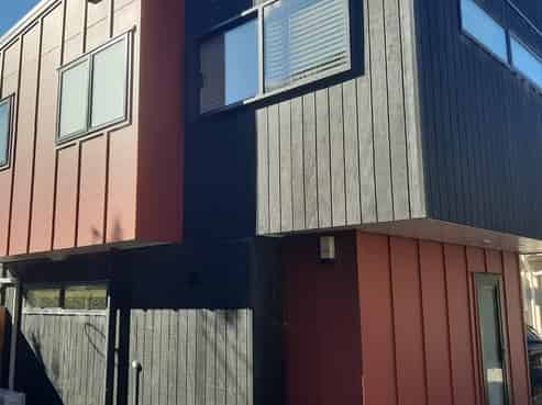 20C Waddell Avenue , Point England