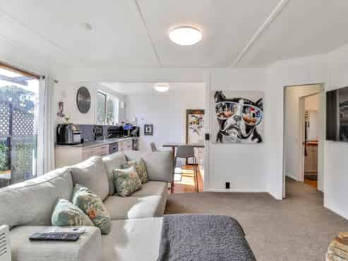 2 Woodglen Road, Glen Eden