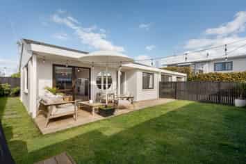 8B Short Street, Otumoetai