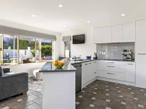 2/50 Logan Avenue, Wharewaka