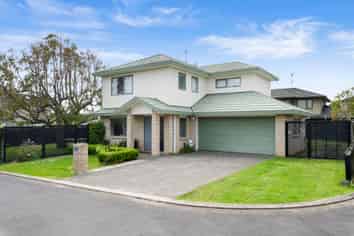 10 Watervista Place, Mangere Bridge