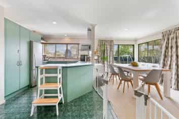 10 Watervista Place, Mangere Bridge