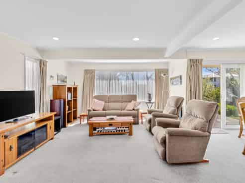 2/227 Bridge Street, Nelson