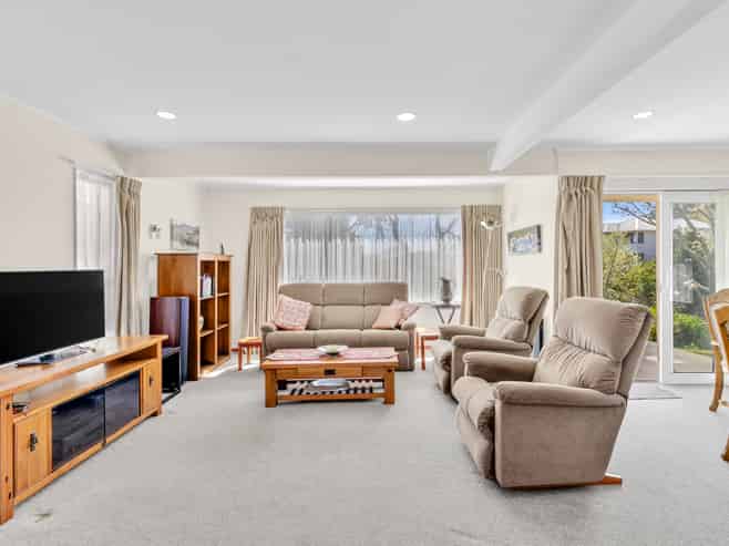 2/227 Bridge Street, Nelson