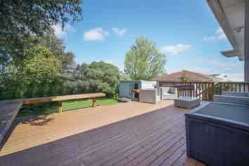 35 Woodside Road, Massey
