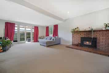 35 Woodside Road, Massey