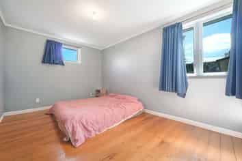 35 Woodside Road, Massey