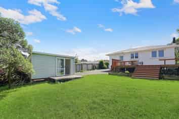 35 Woodside Road, Massey