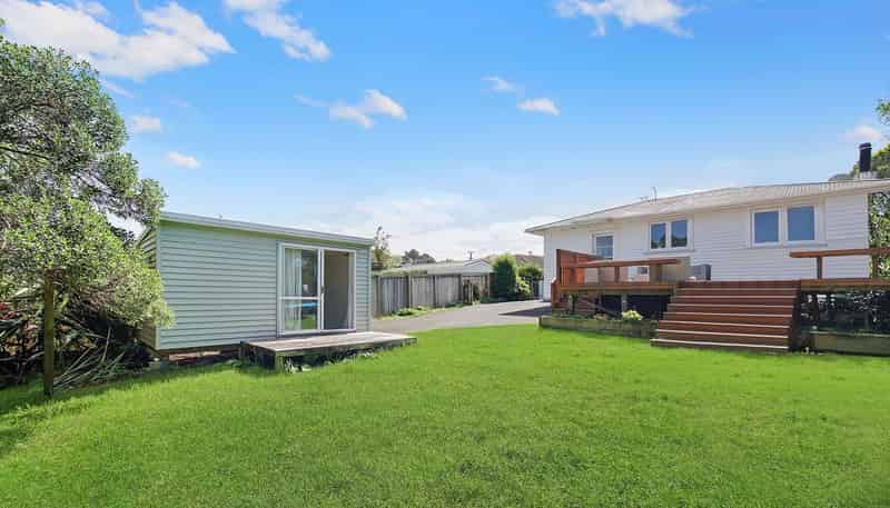 35 Woodside Road, Massey