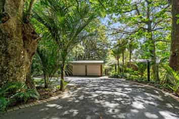10 Waitaua Road, Kauri