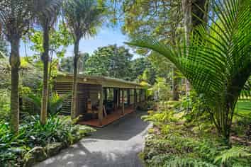 10 Waitaua Road, Kauri