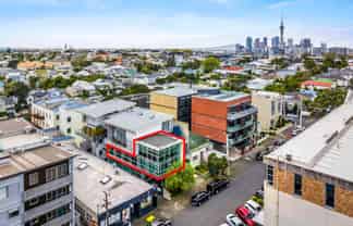 VERSATILE PONSONBY FREEHOLD
