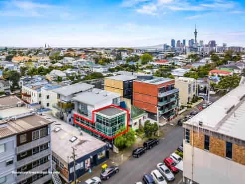 VERSATILE PONSONBY FREEHOLD
