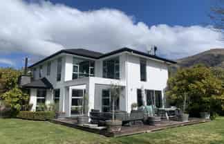 6 Parkhill Avenue, Wanaka
