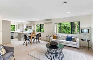 2/894 East Coast Road, Northcross