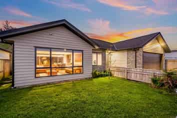 12 Richard Sadleir Way, Belmont
