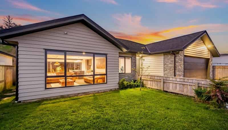 12 Richard Sadleir Way, Belmont