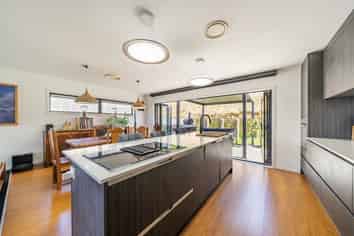 12 Richard Sadleir Way, Belmont