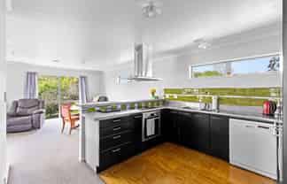 33 Lower High Street, Marton