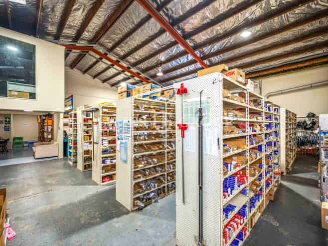 High-Profile Trade Retail | Corner Site Exposure