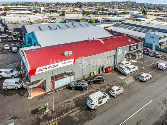 High-Profile Trade Retail | Corner Site Exposure