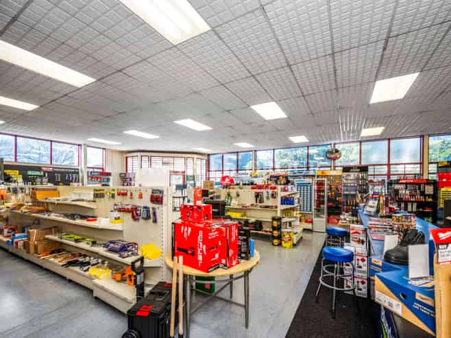 High-Profile Trade Retail | Corner Site Exposure