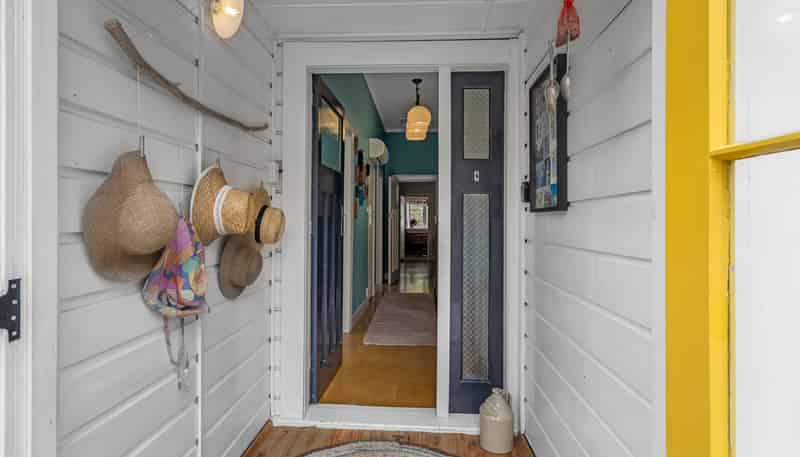 51 Washington Road, Washington Valley