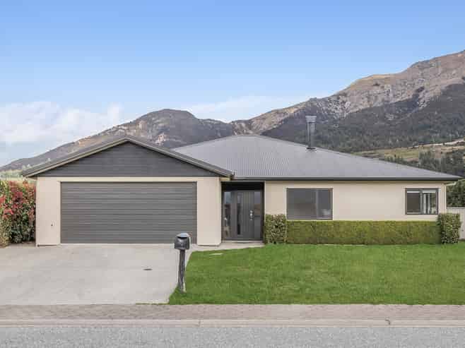 4 Bell Street, Lake Hawea