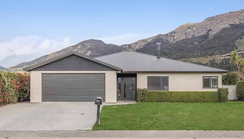 4 Bell Street, Lake Hawea