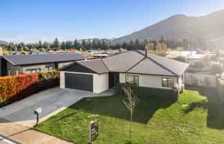 4 Bell Street, Lake Hawea