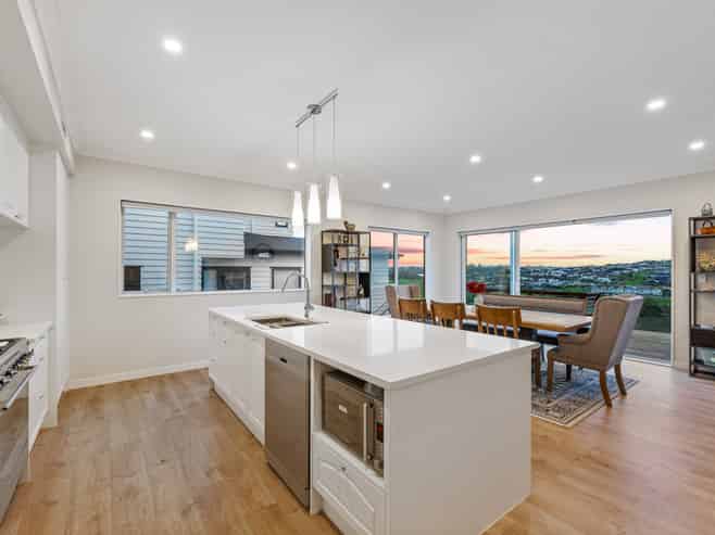 30 Cassidy Drive, Orewa